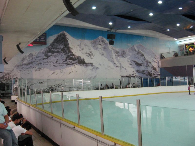 Mall of Asia Eiger Mnsch and Jungfrau