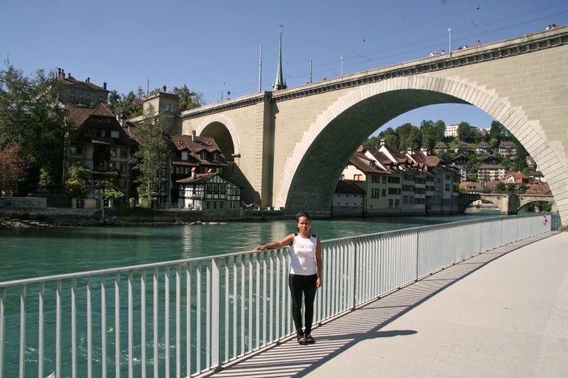 Brenpark Bern im Hintergrund Nydeggbrcke und Altstadt