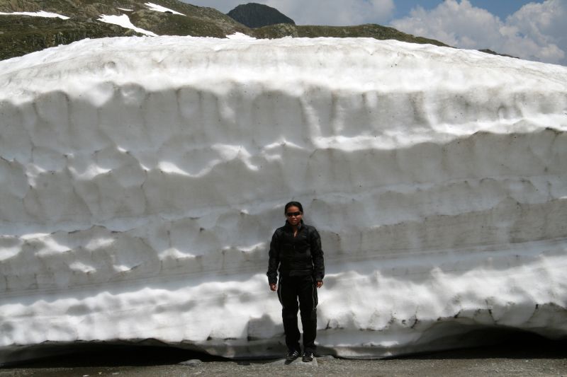 Nufenenpass 2478 m ü M. Schnee im Juli