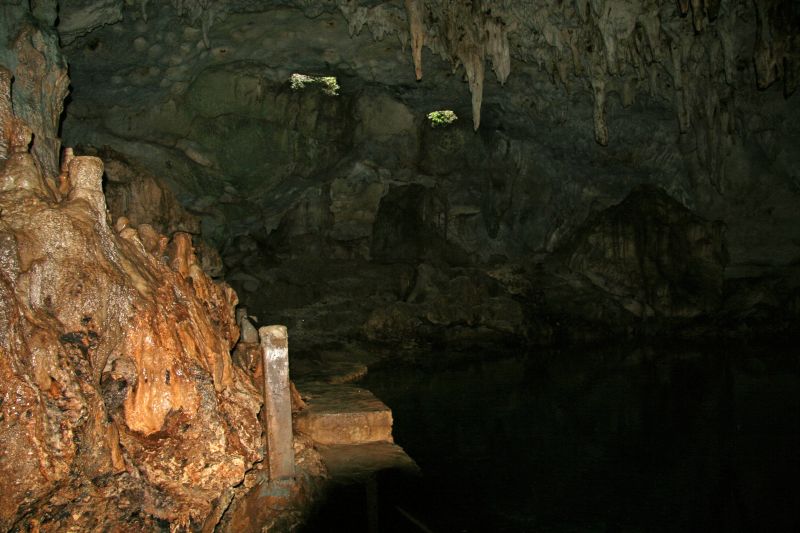 Hinangdan cave