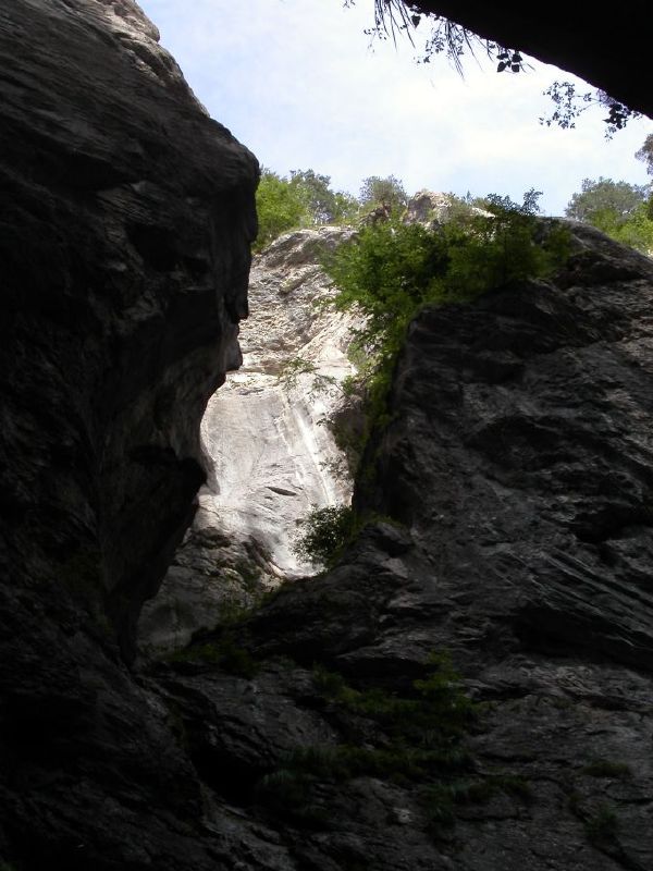 Aareschlucht steep rocks